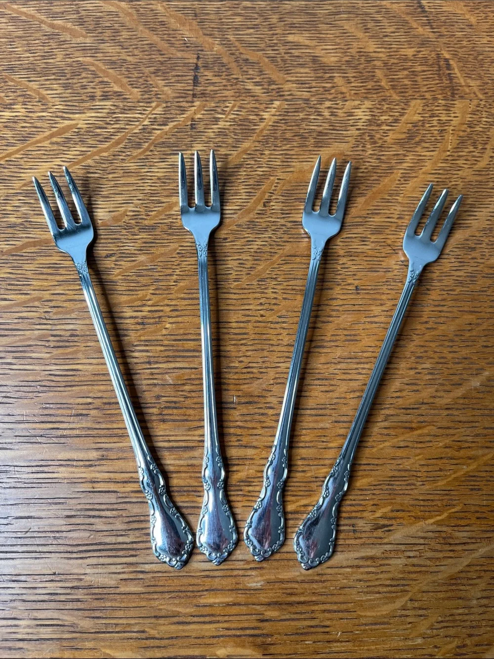 Set of 4 Oneida Mansion Hall Stainless Steel Appetizer Forks Vintage Flatware